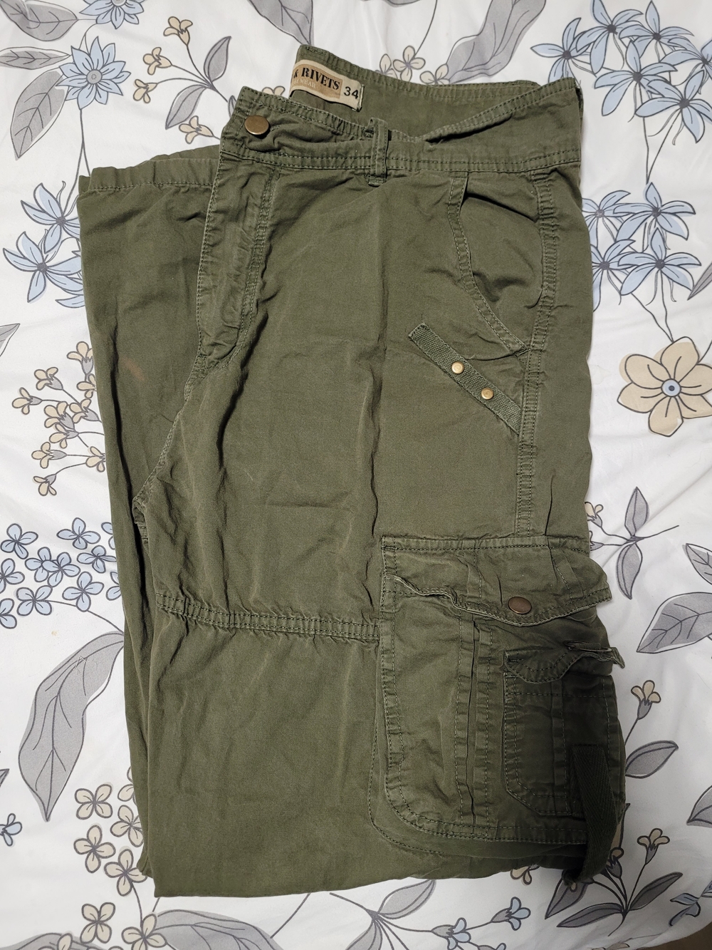 34 Men’s Olive Green Cargo Pants